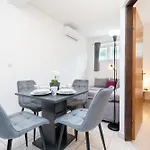 With Parking Space - Pag - 224 Appartement