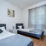 With Parking Space - Pag - 224 Appartement *