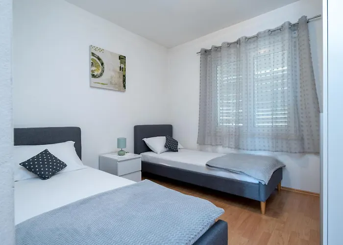 With Parking Space - Pag - 224 Apartment *